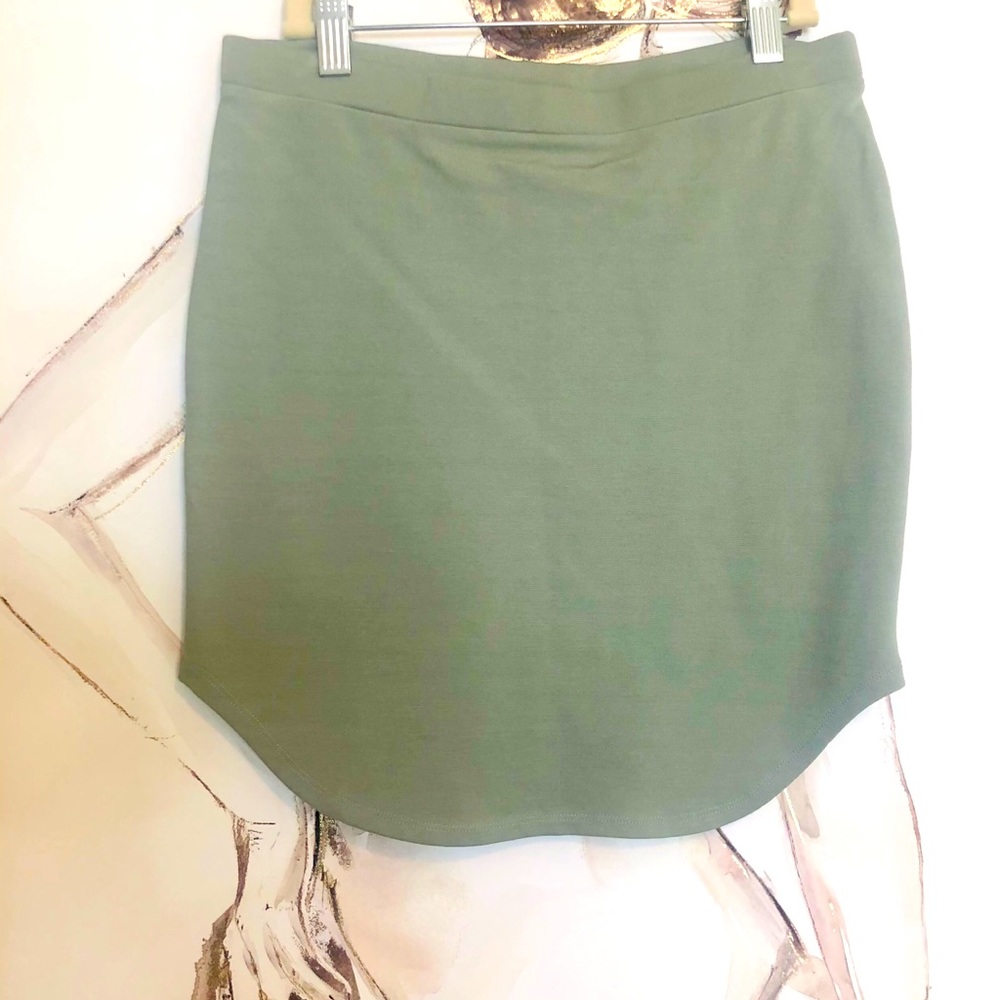 Mini pencil skirt